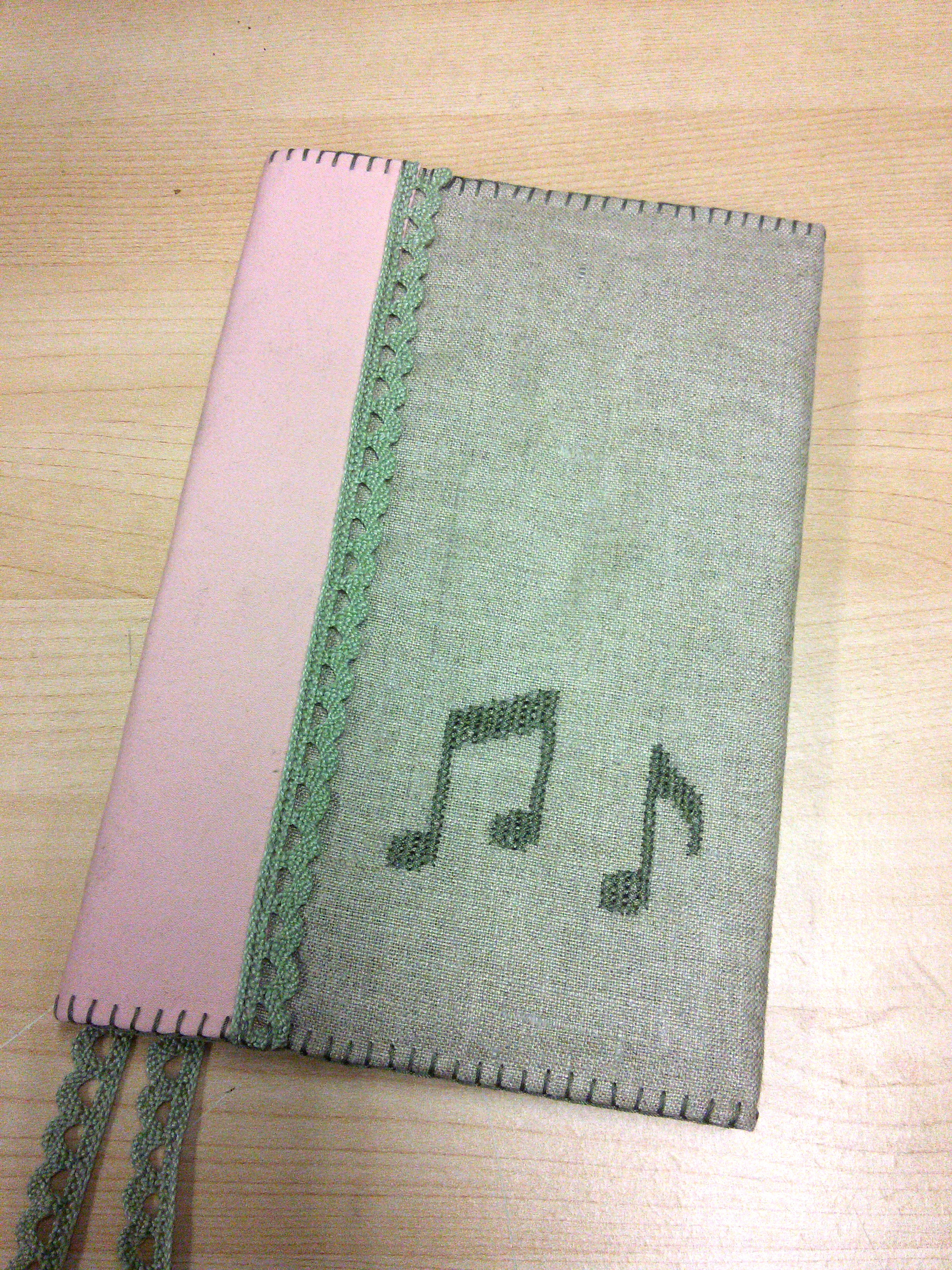 A photo of my songbook's cover.
